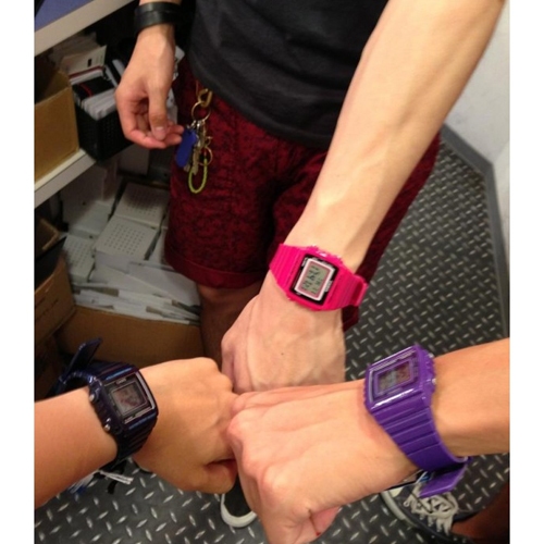 Casio นาฬิกาข้อมือผู้หญิง สีม่วง สายเรซิน รุ่น W-215H-6AVDF,W-215H-6A,W-215H