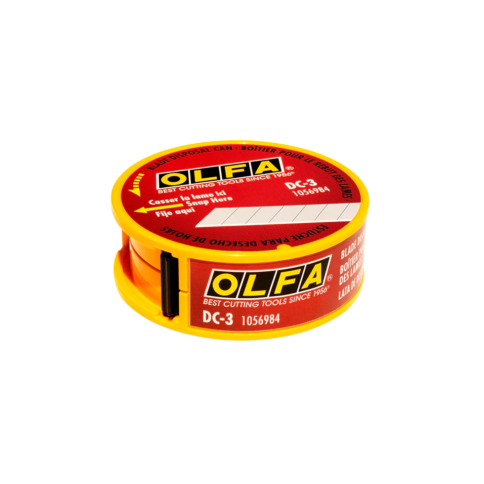 OLFA กล่องหักใบมีด DC-3 มี "ประตูแบบกลอง" พลาสติกสีดำ
