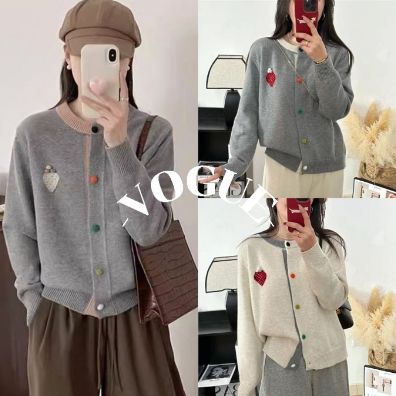 Vogue พร้อมส่ง เสื้อแขนยาวไหมพรมคอกลม กระดุมด้านหน้า (47325)