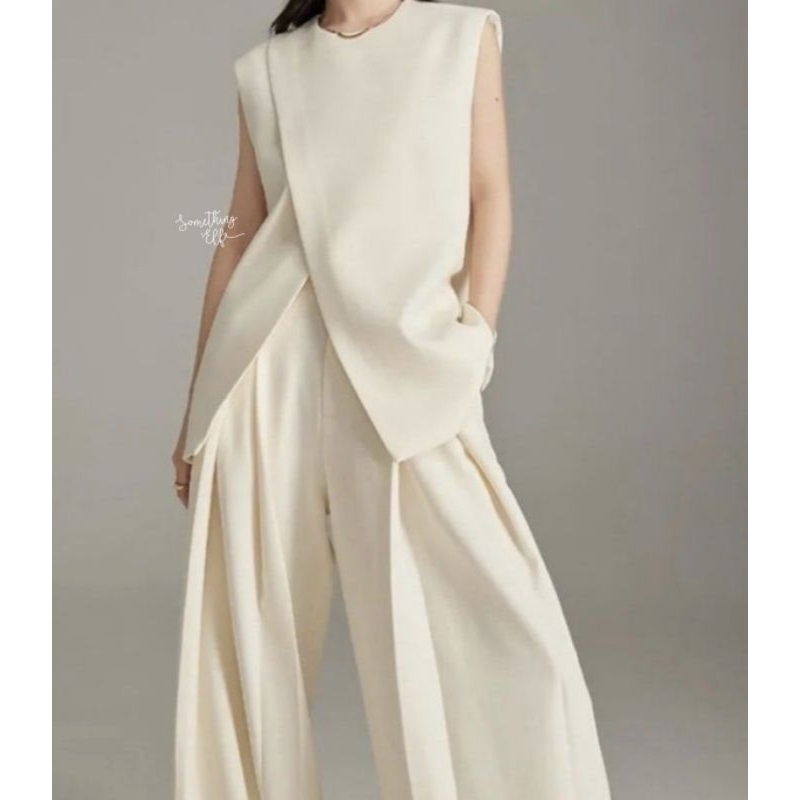 French Korea ชุดเซ็ทกางเกงไฮโซใส่ทำงาน Something elf ชุดSet เสื้อแขนกุด ไขว้แหวกหน้า+กางเกงเอวสูงจับจีบหน้า