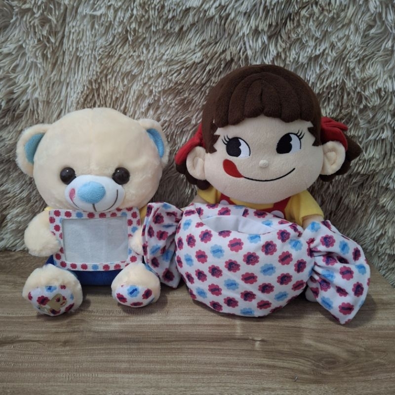 Peko-chan and bear Fujiya ตุ๊กตาเปะโกะจังใส่ของ และหมีถือกรอบรูป งานแท้จากญี่ปุ่น