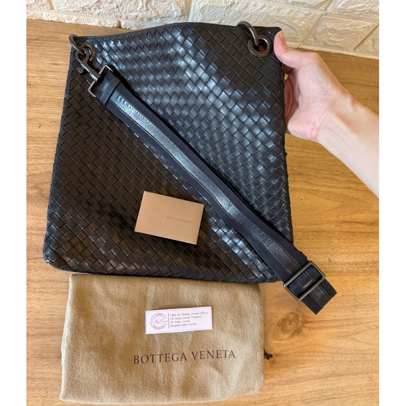 กระเป๋าสะพาย Bottega Veneta มือสอง ผู้ชาย ของแท้ 100%  ไซส์ 12 นิ้ว