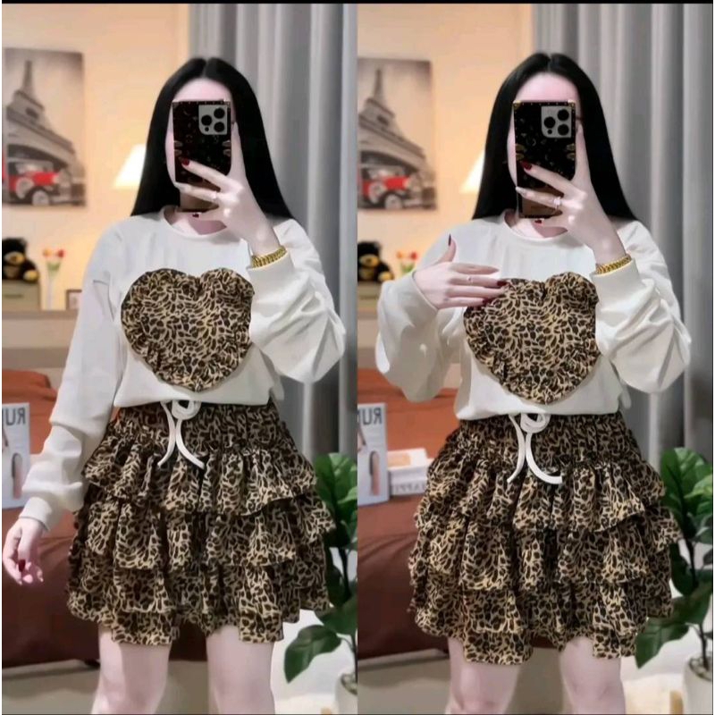 ชุดเซ็ทกระโปรงน่ารักๆๆ เซต2 ชิ้น เสื้อแขนยาว แต่งหัวใจ เซตกระโปรงชั้นๆลายเสือ (ป้ายไอวี้ช๊อป)