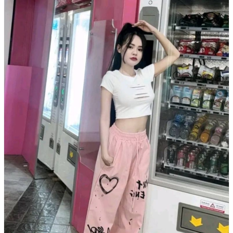 เสื้อครอปแต่งขาดผ้าเร่ยอน