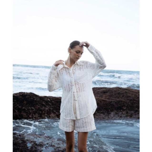 BNK mars shirt one size จากร้าน bnk brand