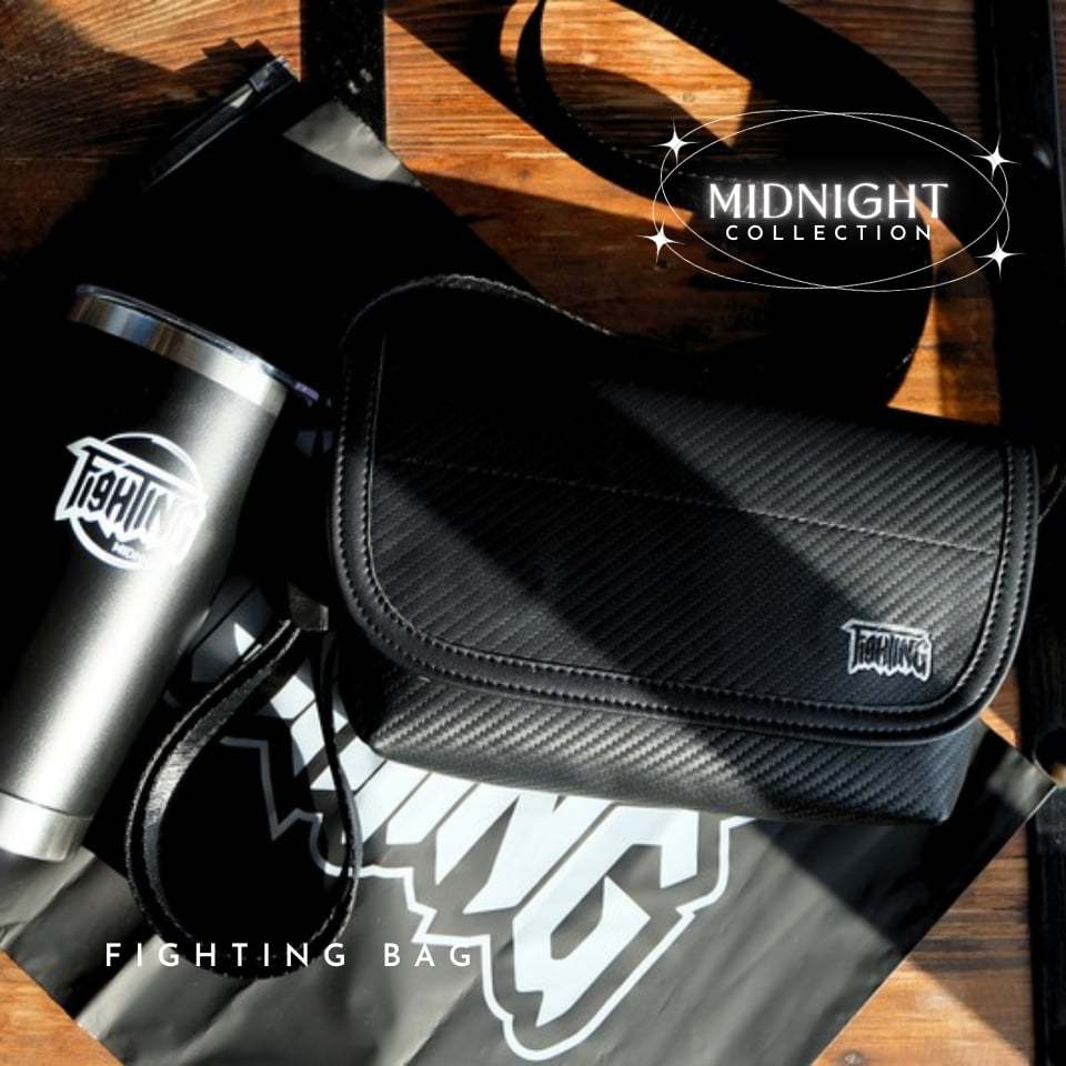 [ FIGHTING ] MIDNIGHT กระเป๋าสะพายข้าง 9" หนังหุ้มคาร์บอน 3D ( แม่เหล็ก )