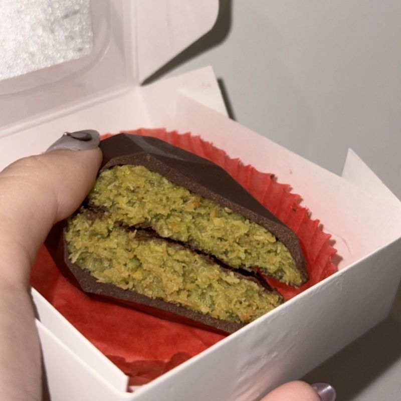 (pre order2-3 วันจัดส่งด่วนแบบเย็น)ช็อคโกแลตดูไบ dubai chocolate