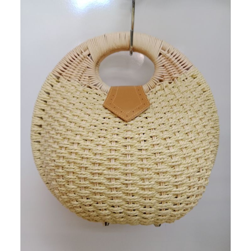 Beautiful circle bag 🛍️💰
