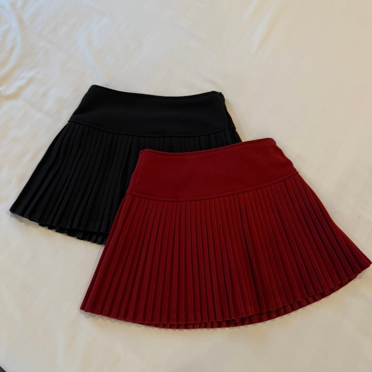 Julia skirt - กระโปรงอัดจีบรอบทั้งตัว ตัดด้านบนเรียบๆ
