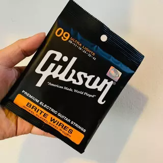 สายกีตาร์โปร่ง/ไฟฟ้า Gibson สายนิ่ม รับfreeปิ๊ก1ชิ้น รีบสั่งเลยย สายกีตาร์ครบ6สาย พร้อมจัดส่ง