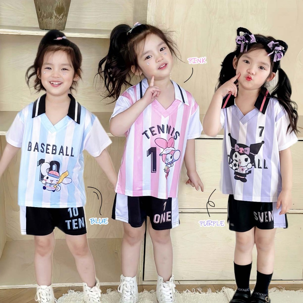 2-12 ปี ชุดสูทเด็กผู้หญิงแฟชั่น เสื้อแขนสั้นกางเกงขาสั้น พิมพ์ลายการ์ตูนน่ารัก ระบายอากาศ สองชิ้น ใส่สบาย สไตล์เกาหลี