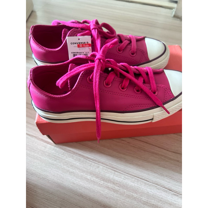 converse รองเท้าผ้าใบ