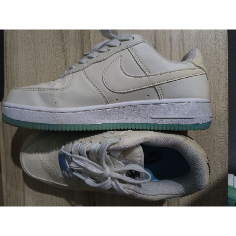 รองเท้าผ้าใบ nike air force 1 UV มือสอง ไซส์ 38