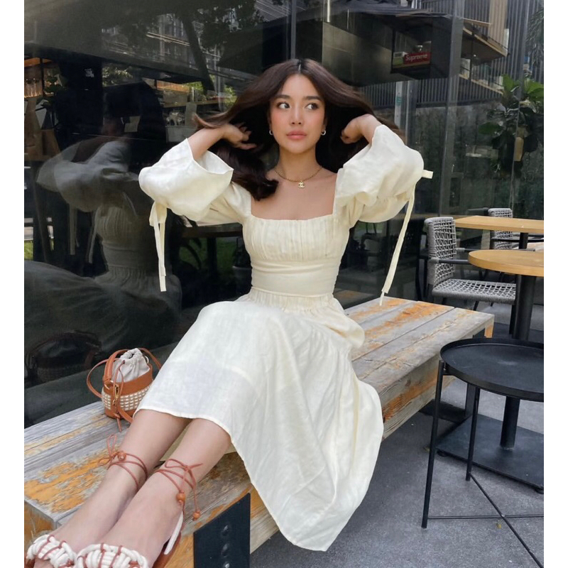 ส่งต่อเซต Ravii bkk เสื้อ xs กระโปรง S เสื้อมีตำหนิ กระโปรงไม่ติดป้ายแบรนด์ ไม่มีผลต่อการใส่ มือสอง 