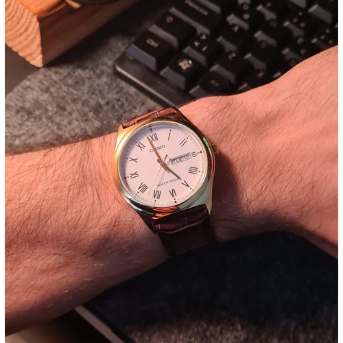 Casio Standard นาฬิกาข้อมือผู้ชาย สีน้ำตาล/หน้าขาว สายหนัง รุ่น MTP-V006GL-7BUDF,MTP-V006GL-7B,MTP-V006GL