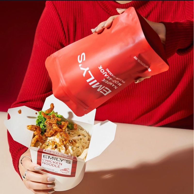 น้ำพริกหมูกระจก 100 กรัม จาก เอมิลี่ Emily’s Chicken Noodle หมี่ไก่ฉีก อร่อยมาก ของใหม่ พร้อมส่ง