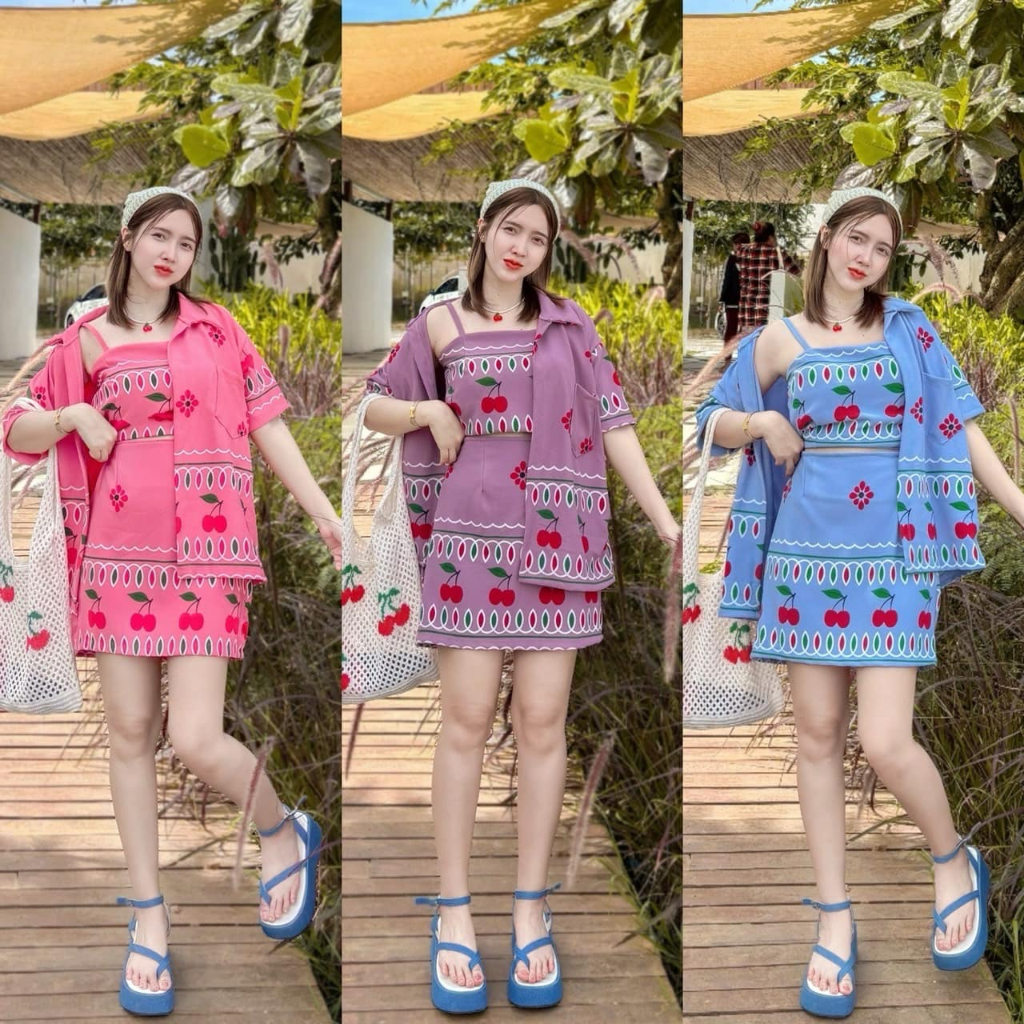OT ชุดเซ็ต 3 ชิ้น ผ้าวูลเวฟอย่างดีพิมลายเชอรี่ เสื่อสายเดี่ยวสม๊อคหลัง + กระโปรงทรงเอ + เสื้อคลุมแขนสั้นเชิ้ต