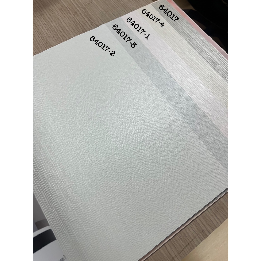 MDwallpaper วอลเปเปอร์ติดผนัง TITANIUM GOLD ชนิดทากาว ลายเรียบ