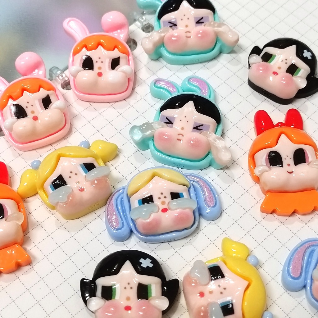 สินค้าใหม่เคลือบเงาร้องไห้เด็กการ์ตูนสาวรองเท้าเสื้อผ้าอุปกรณ์เสริมเรซิ่นถ้วยน้ํากรณีโทรศัพท์ครีมกาวอุปกรณ์เสร