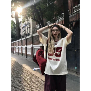 Beryl 🌻 เสื้อยืดแขนสั้นสไตล์อเมริกันสำหรับผู้หญิง สไตล์ฤดูร้อนใหม่ พิมพ์ลายตัดกัน สไตล์สปอร์ต เสื้อตัวหลวม ✨ COOL GRIL