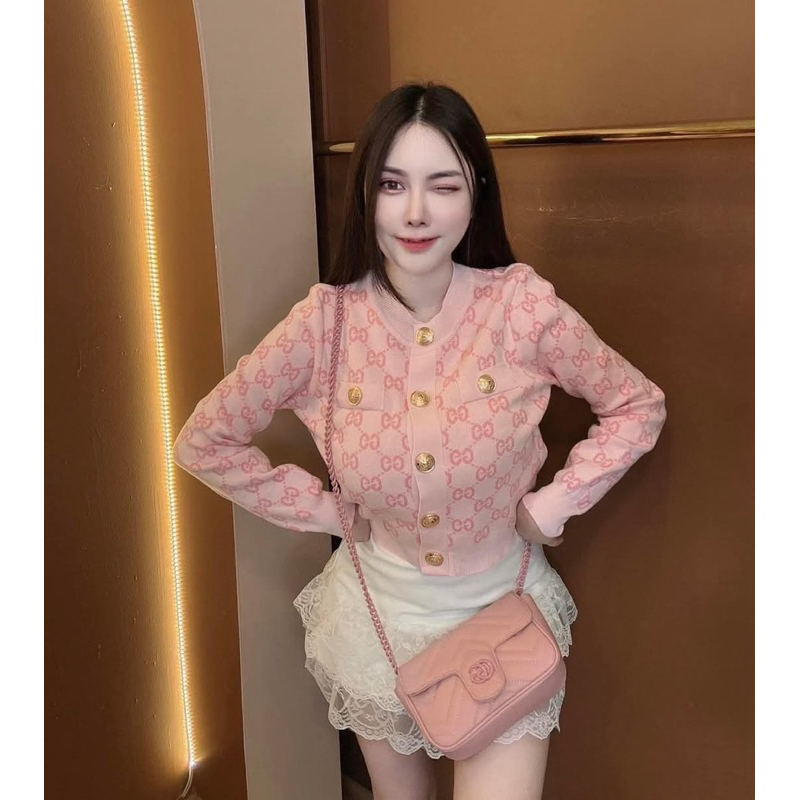 เสื้อเสวตเตอร์ไหมพรมจะใส่คลุมก็ได้ใส่เดี่ยวก็สวย(ไม่มีป้ายนะคะ)