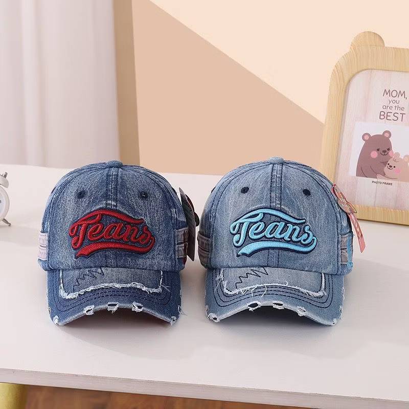 [พร้อมส่ง] หมวกเด็ก 1ปี - 6ปี รอบหัว:50-52 cm. หมวกแก๊ปยีนส์ งานฟอกเฟดแต่งขาดๆ ปักอักษร Jeans หมวกแฟชั่นเด็กใส่กันแดด - รูปที่ 2