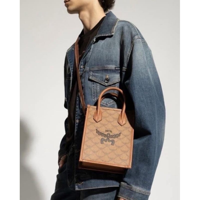 💥รุ่นใหม่ ชนshop 💥New Mcm crossbody bagกระเป๋าสะพาย/ถือได้ มี 2สี ✅รอเช็คสต๊อก