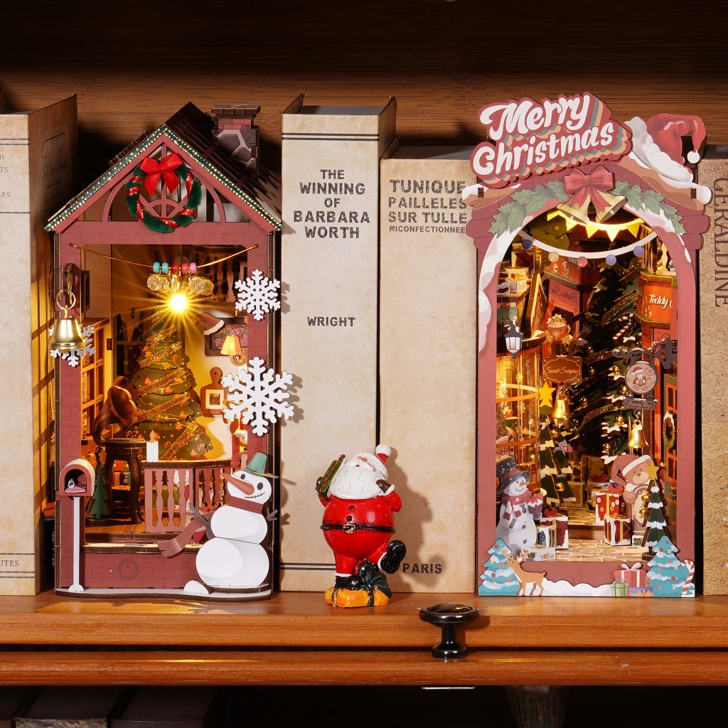 Rolife Book Nook Shelf Insert - Christmas Series