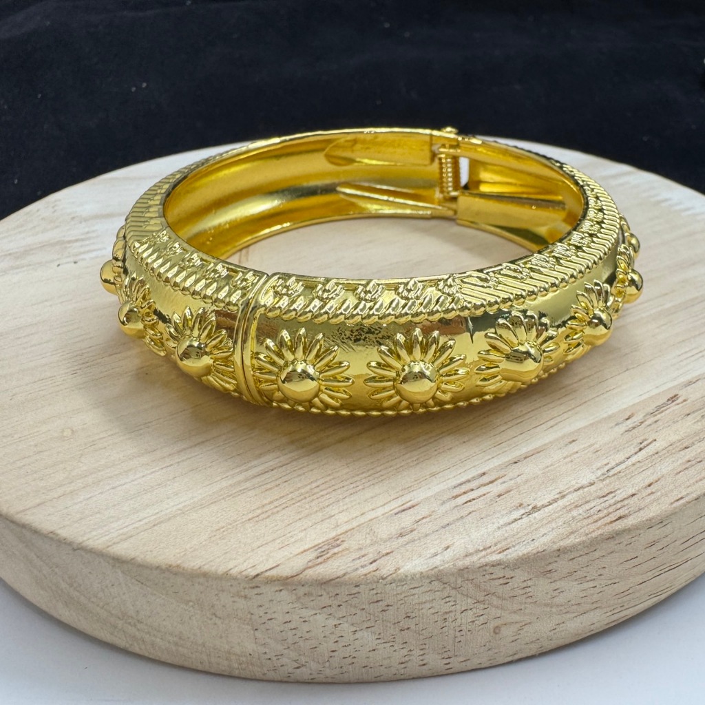 กำไลข้อมือ ทอง เงิน เครื่องประดับ สวมใส่กับชุดไทยและนางรำ งานพิธีต่างๆ ส่งจากไทย