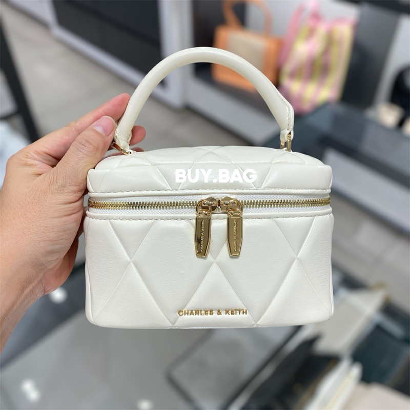 CHARLES & KEITH : 80782534 กระเป๋าสะพายข้าง