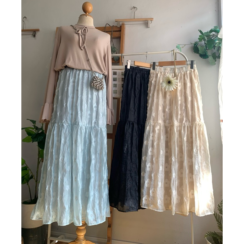 camellia skirts กระโปรงยาว ต่อระบายชายจีบรูดรอบบ