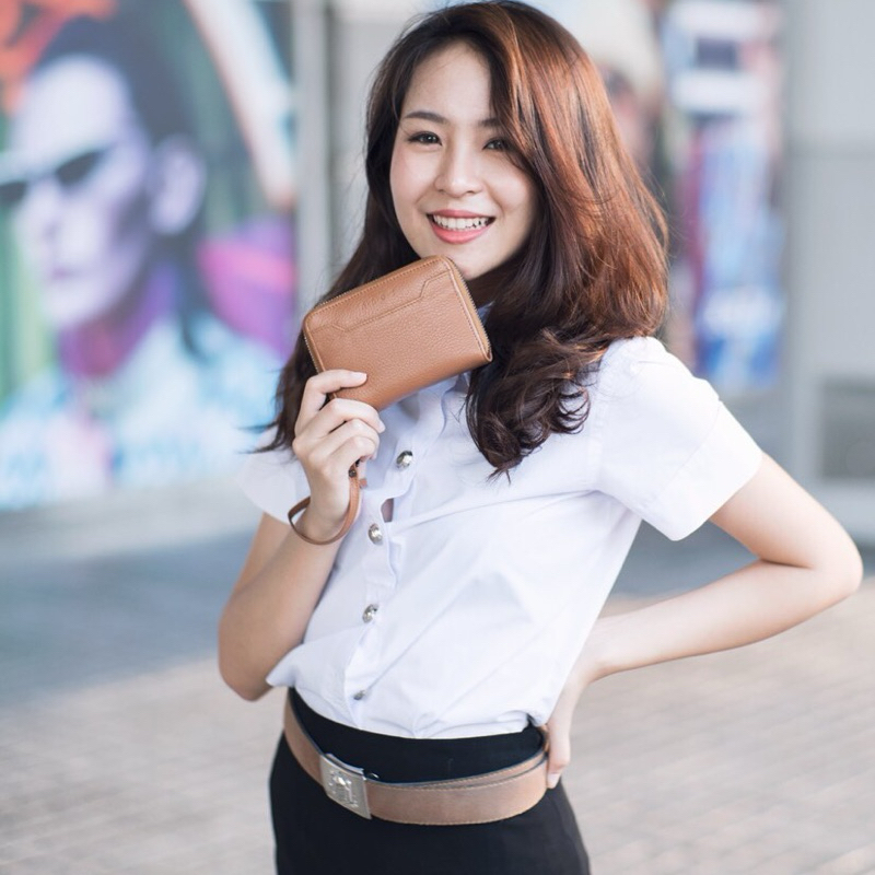 ALOT กระเป๋าสตางค์เสริมดวงใบสั้น รุ่น Mini Chamois Series สีคาราเมล / สาววันอังคาร