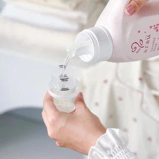 arau. Laundry Soap (Bottle) 1.2L สบู่ ซักผ้า ชนิดน้ำ ขจัดคราบ สกปรก อับชื้น สะอาด กลิ่นหอม อ่อนโยน แบบขวด