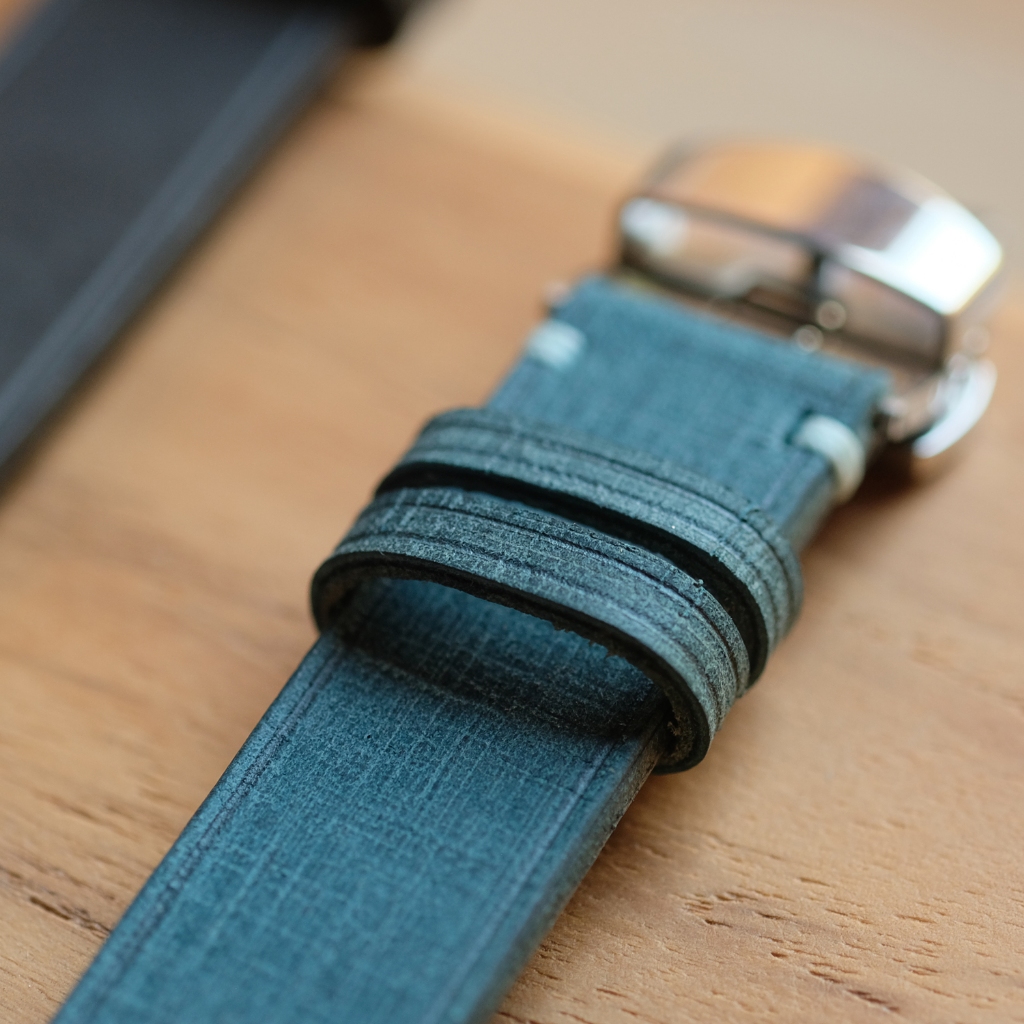 TYME strap สายนาฬิกาหนังอิตาลี รุ่น  WICK IV มาพร้อมกับ บัคเคิล Deployment Buckle Clasp สีทองเงา รับประกัน 1 ปี