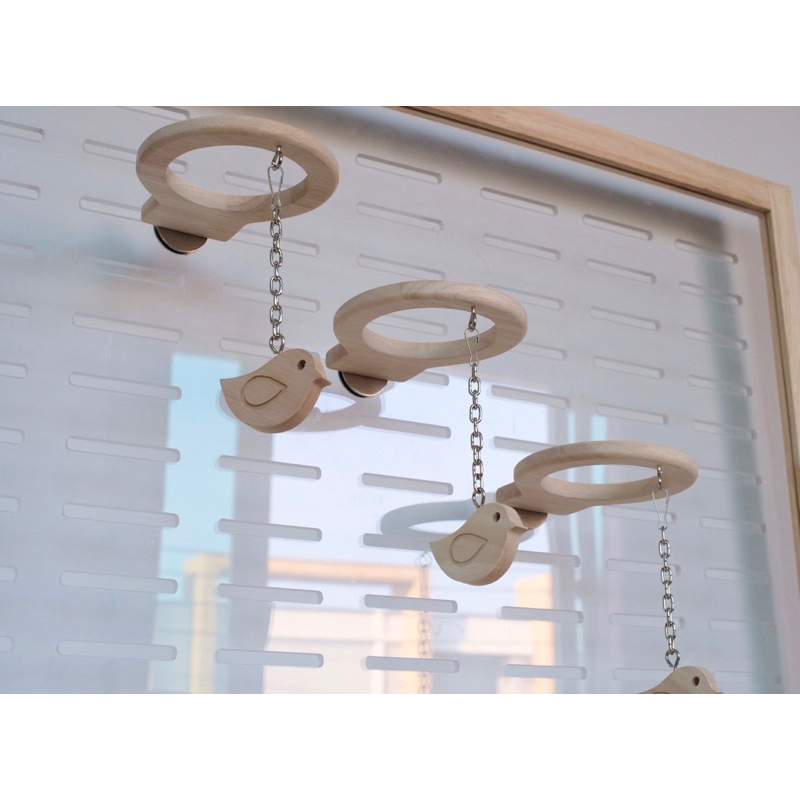 LP220 คอนห่วงโมบายนก เป็นคอนห่วงกลมและโมบายนกแขวน ดีไซน์น่ารัก ขอบคอนโค้งมน ตกแต่งภายในกรง ไม้เกรดA สวยงาม(ต่อชิ้น) - รูปที่ 4