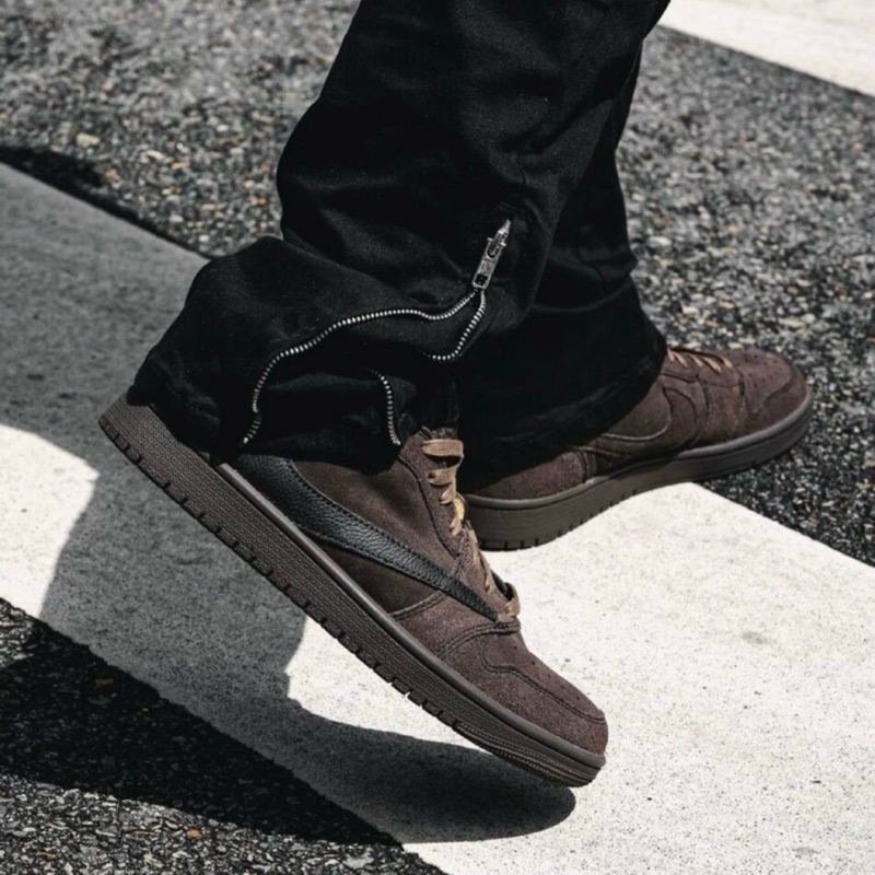 (Video) Nike Jordan 1 x Travis Scott Retro Low OG SP Velvet Brown and Dark Mocha แท้ 100%