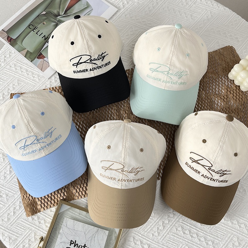 หมวกแก๊ปสไตล์เกาหลี  ผ้าลูกฟูก งานปักReality