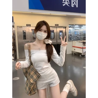 Beryl เสื้อปาดไหล่แขนยาวแต่งขอบลูกไม้ เนื้อผ้านุ่ม ใส่สบาย เซ็กซี่ และดูผอมเพรียว