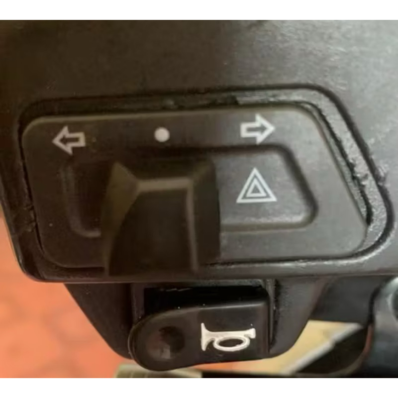 สวิทช์ไฟเลี้ยว ผ่าหมาก Click Icon Airblade Wave **มีตัวเลือก** สี่เหลี่ยมคางหมู ของแต่ง มอเตอร์ไซค์ ราคา ถูกที่สุด ดีลบีเคเค แกลเลอรีภาพที่ 7