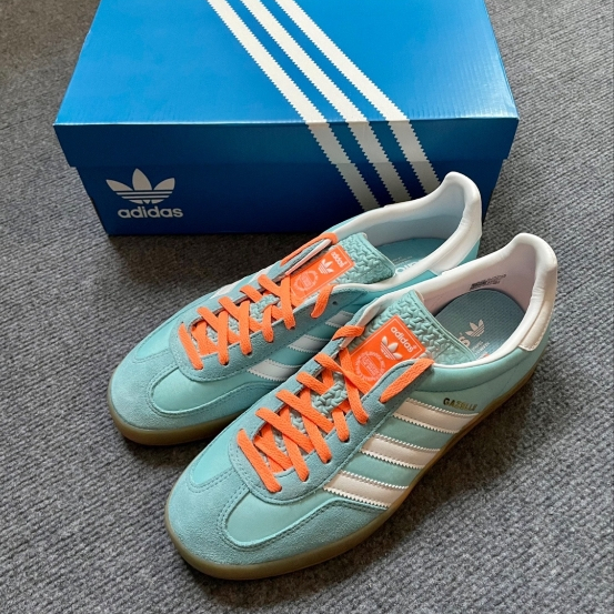 adidas originals GAZELLE INDOOR Indoor Blue and white ของแท้ 100 %