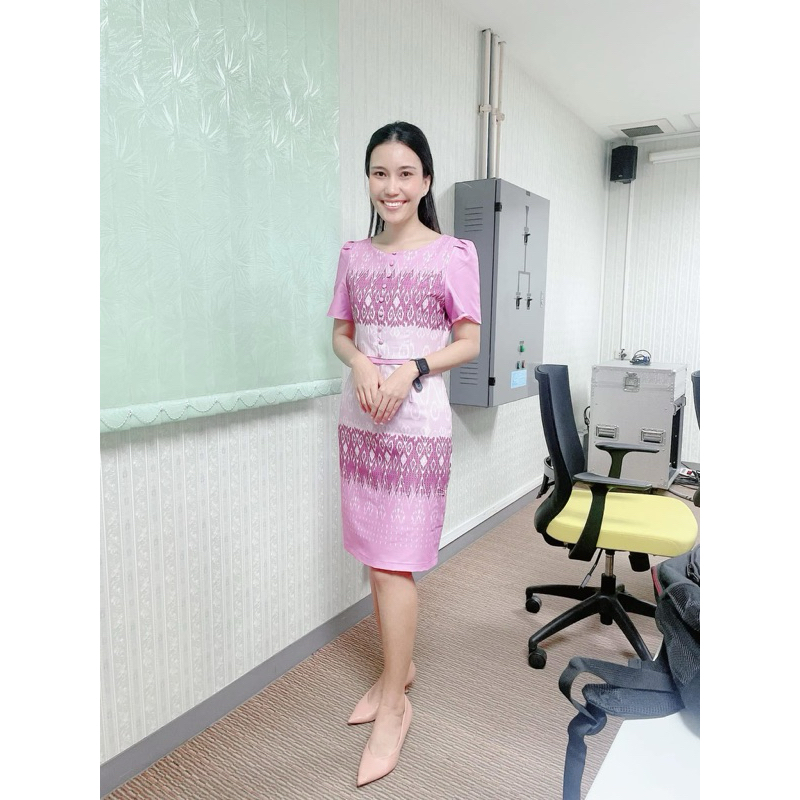 Elgrandชุดเดรสสีชมพูลายผ้าไทยไซส์M