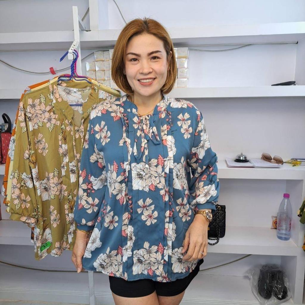 ++ฟรีไซส์++C34///เสื้อคอจีนดอกใหญ่ผ้าไหมเกาหลี ฟรีไซ38-42นิ้ว ยาว25นิ้ว หน้าผ้า42นิ้ว ราคา199บาท
