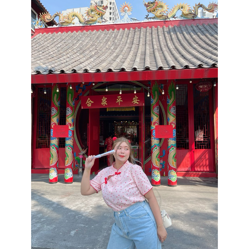 เสื้อกี่เพ้าสาวอวบ
