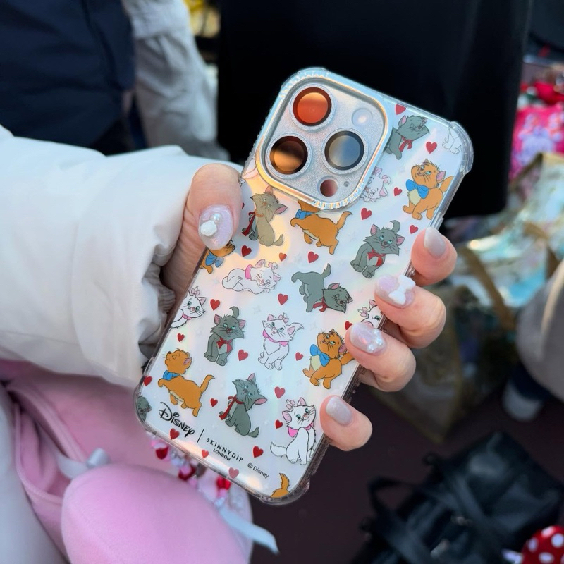 ✨ พร้อมส่ง ✨ SKINNYDIP x Disney Aristocats Ditsy Heart Case (ลิขสิทธิ์แท้ 100%) เคสดิสนีย์   รุ่น 15 Pro ราคา ถูกที่สุด ดีลบีเคเค แกลเลอรีภาพที่ 4