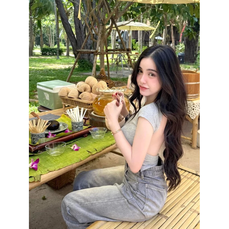 เสื้อยืดผู้หญิงมีฟองน้ำ คอกลม แขนสั้น เปิดหลัง