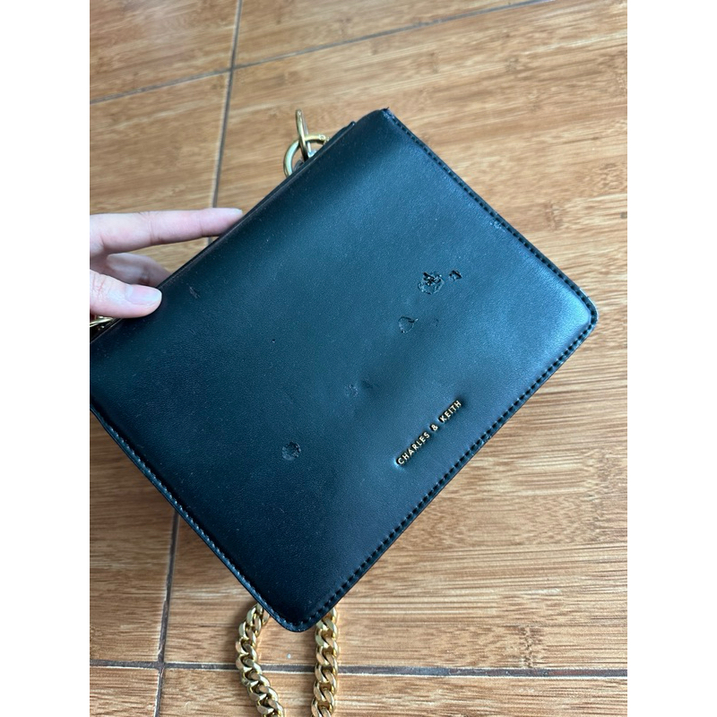 กระเป๋า charles&keith