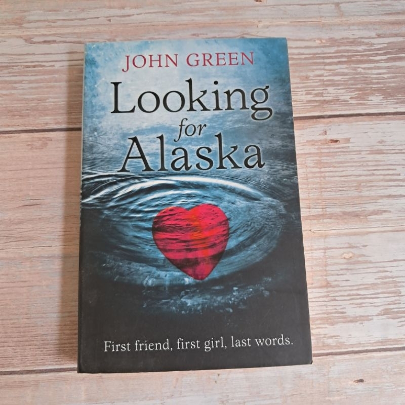 #มือสอง นิยายผู้ใหญ่Looking for Alaska. By John Green.