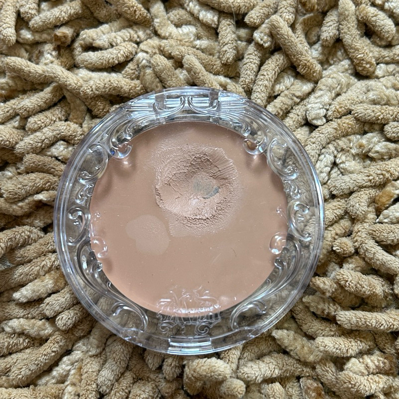 kvd good apple foundation 024 light (ขาวเหลือง)