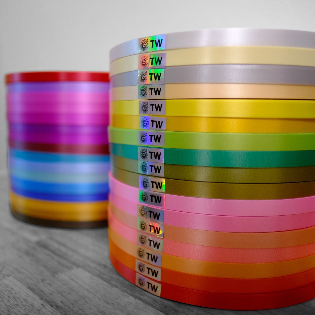 ริบบิ้นTW เนื้อทรายเบอร์ 2 ม้วนใหญ่ ยาว 350-370 หลา ริบบิ้นพับเหรียญโปรยทาน เนื้อแข็ง สีสวย พับง่าย ครบทุกสี (ราคาต่อ1)