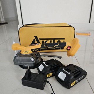 #แบตอึด #สั่นแรง 
สั่นกระเบื้อง Akita 21V แถมแบต 2 ก้อน